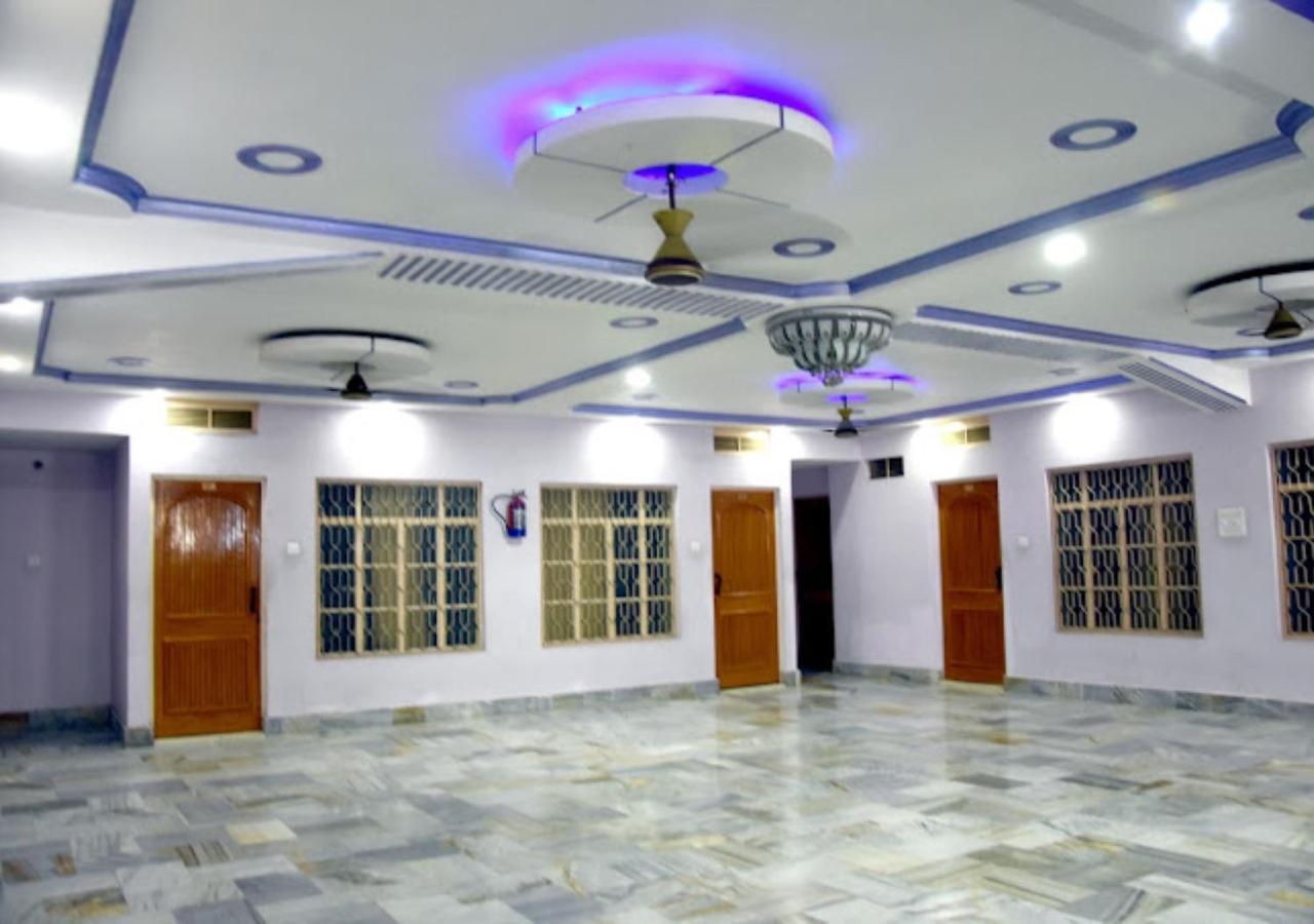 Hotel Roshan Варанаси Экстерьер фото