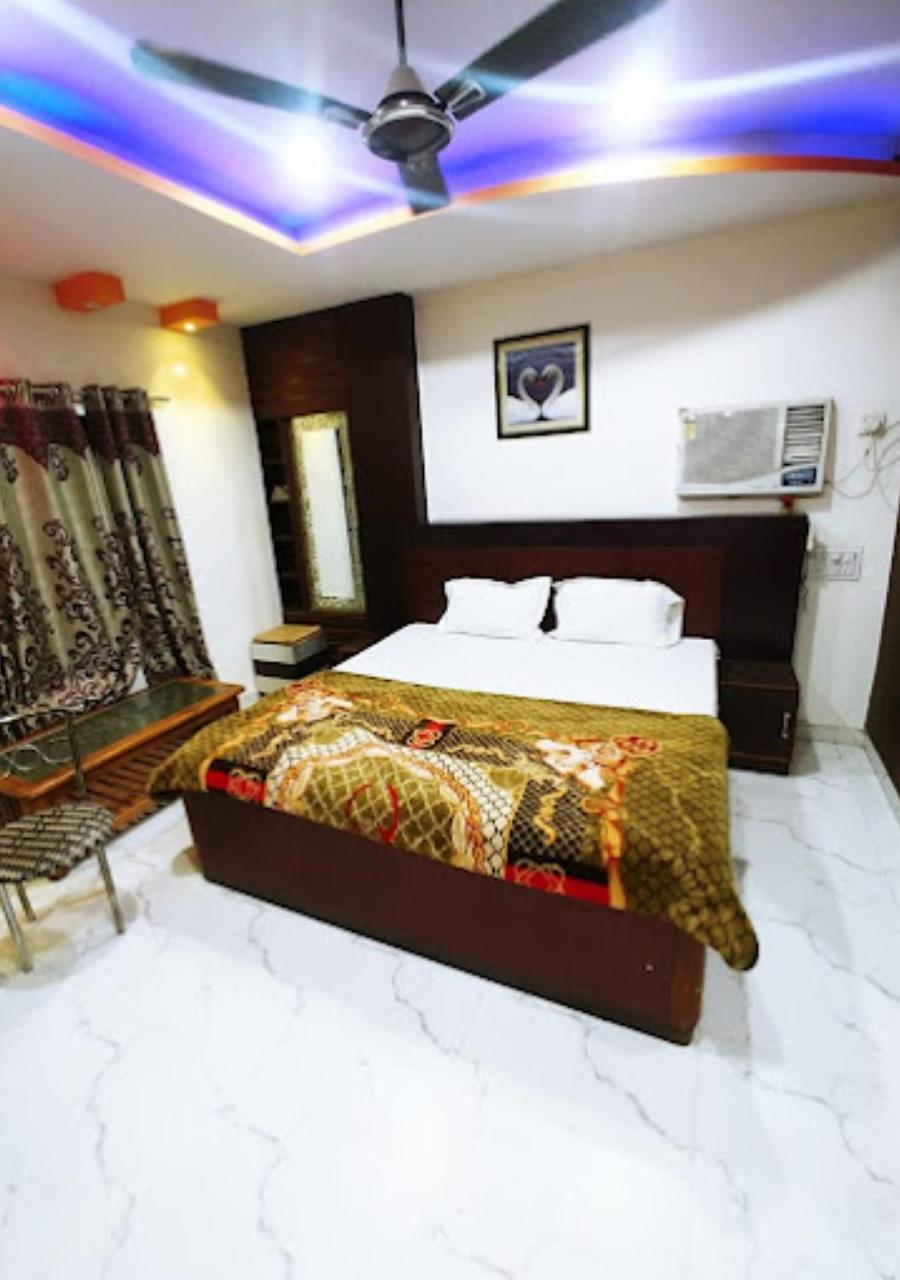 Hotel Roshan Варанаси Экстерьер фото
